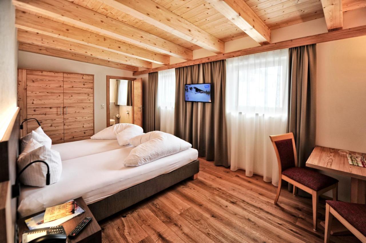 Hotel Garni Lamm Nauders Exteriör bild