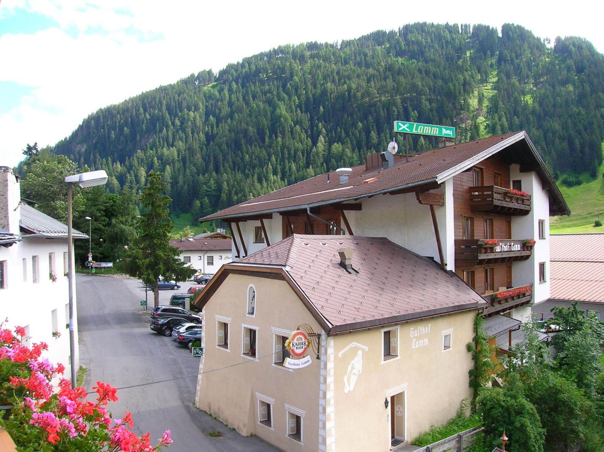 Hotel Garni Lamm Nauders Exteriör bild