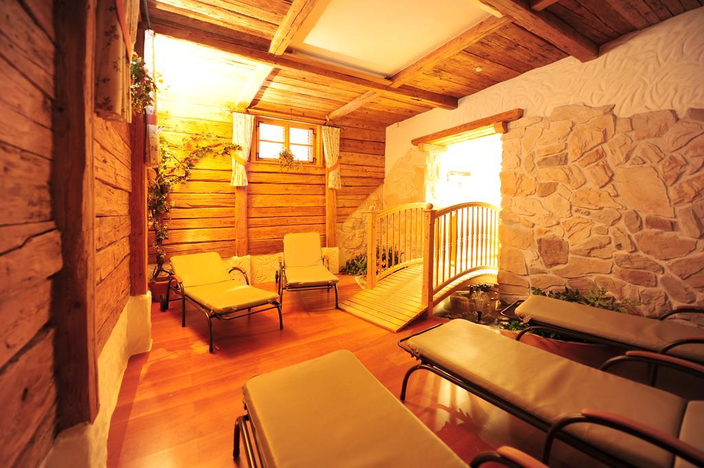 Hotel Garni Lamm Nauders Exteriör bild